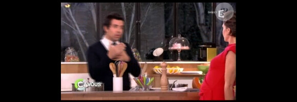 Alessandra Sublet : Mais qu'est-ce que c'est que cet adorable bidon tout rond ? (C à vous, lundi 2 janvier 2012 sur France 5)
