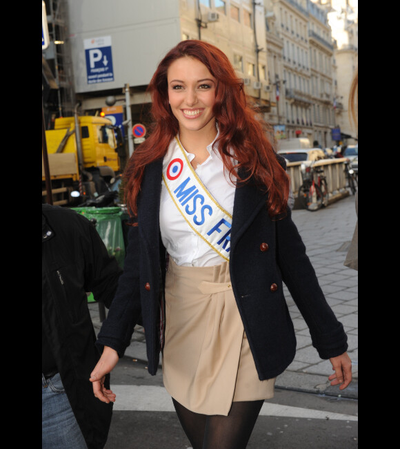 Delphine Wespiser, Miss France 2012, en décembre 2011 à Paris