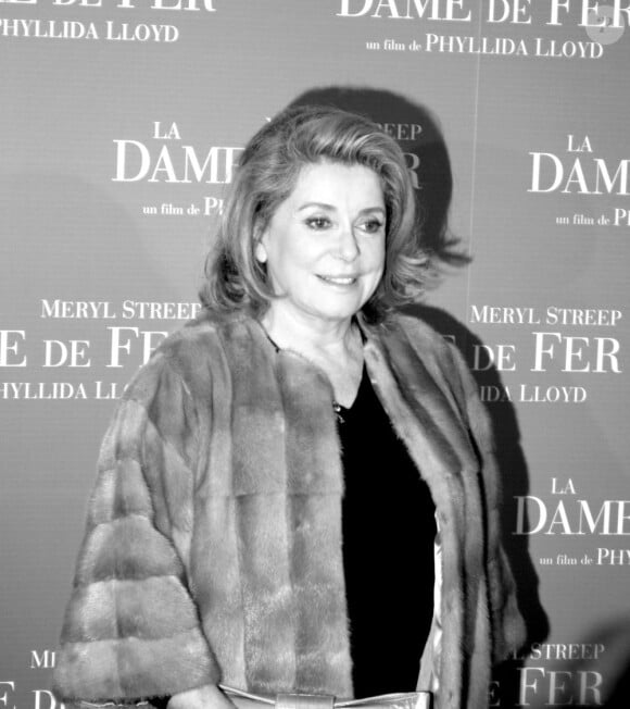 Catherine Deneuve lors de l'avant-première du film La Dame de fer à Paris le 6 janvier 2012
