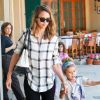 Jessica Alba avec sa fille aînée Honor à Brentwood en Californie le 6 janvier 2012