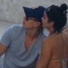 Vanessa Hudgens et Austin Butler en amoureux à Miami, le 31 décembre 2011