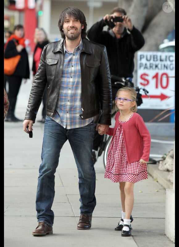 Ben Affleck emmène sa fille Violet à l'atelier Color Me Mine à Santa Monica, le 8 janvier 2012
 