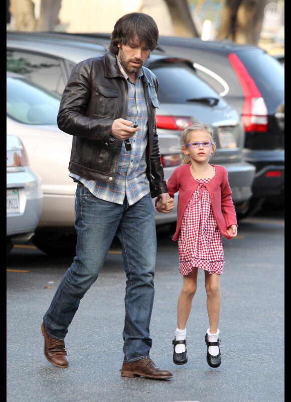 Ben Affleck emmène sa fille Violet à l'atelier Color Me Mine à Santa Monica, le 8 janvier 2012
 