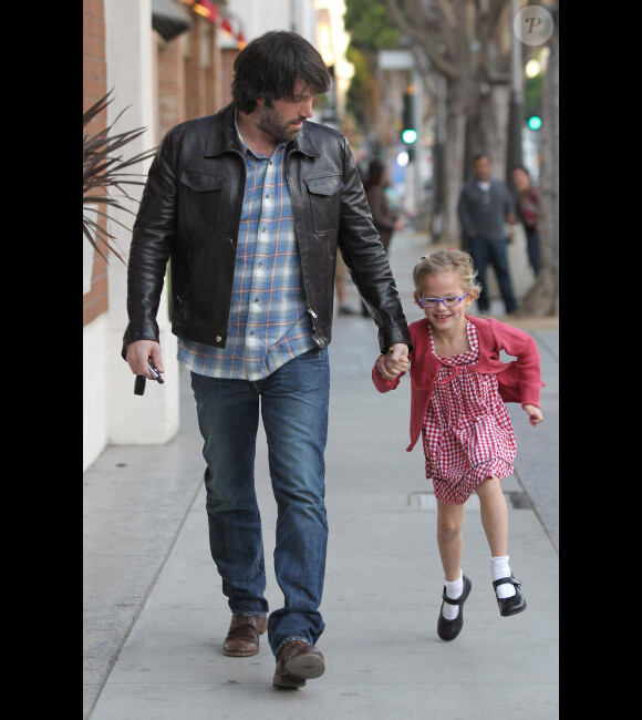 Ben Affleck emmène sa fille Violet à l'atelier Color Me Mine à Santa Monica, le 8 janvier 2012