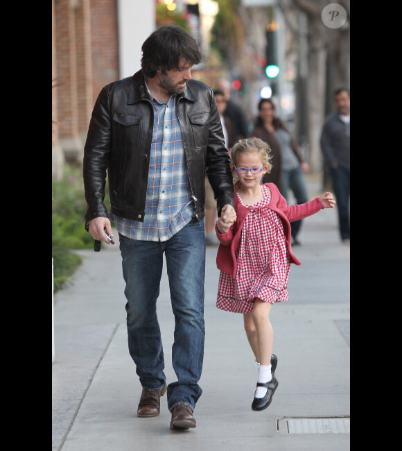 Ben Affleck emmène sa fille Violet à l'atelier Color Me Mine à Santa Monica, le 8 janvier 2012