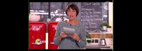 Alessandra Sublet affiche une nouvelle coupe de cheveux trop craquante dans C à vous sur France 5 le lundi 9 janvier 2012