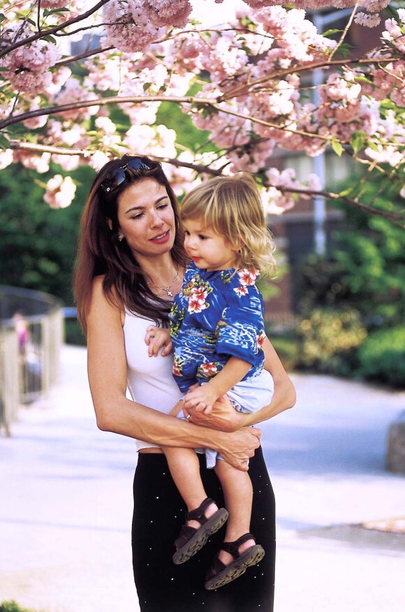 Luciana Gimenez et son fils Lucas, à New York, le 6 juin 2001.