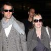 Kate Winslet et son chéri Ned Abel Smith à l'aéroport de Los Angeles, le 13 janvier 2012.