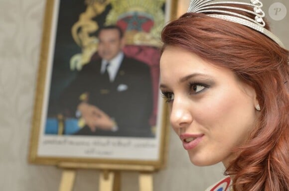 Delphine Wespiser : une vraie reine de beauté le jeudi 12 janvier 2012 en visite dans le prestigieux Morocco Mall de Casablanca au Maroc