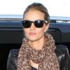 Rosie Huntington-Whiteley, très chic et stylée, décolle de l'aéroport JFK de New York, le 17 janvier 2012.