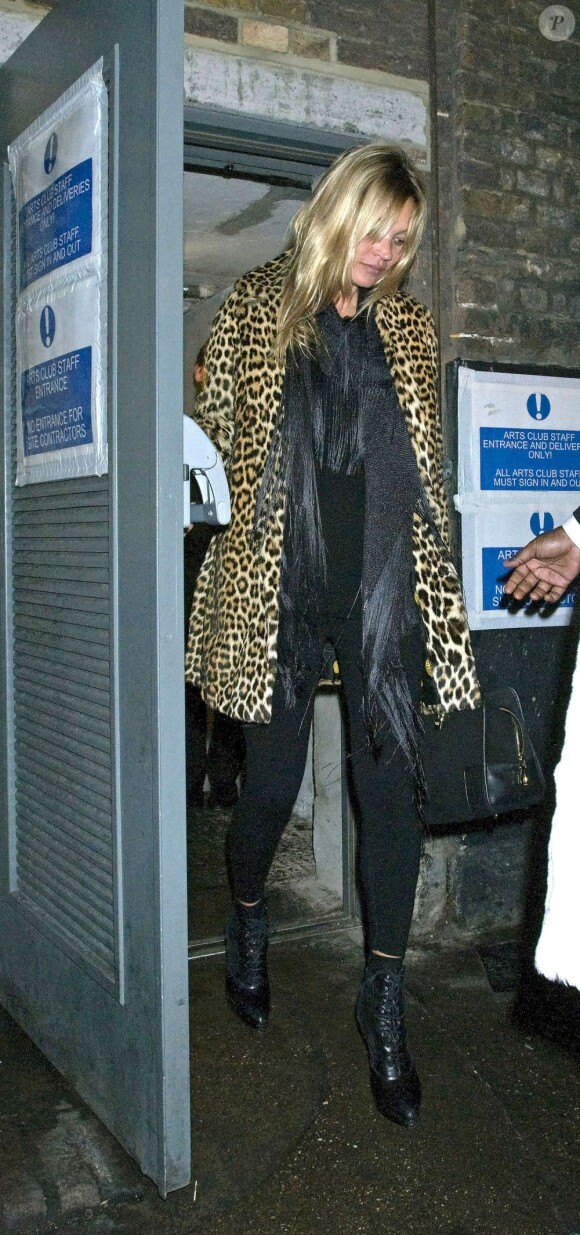 Kate Moss à la sortie d'un club de Londres le 18 janvier 2012