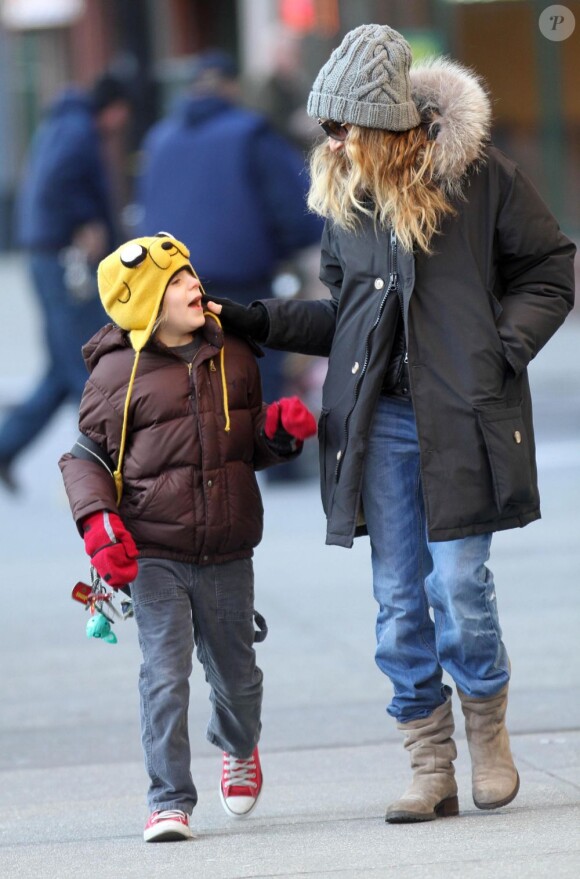 Sarah Jessica Parker accompagne son aîné James Wilkie (9 ans) en classe. à New York, le 20 janvier 2012.