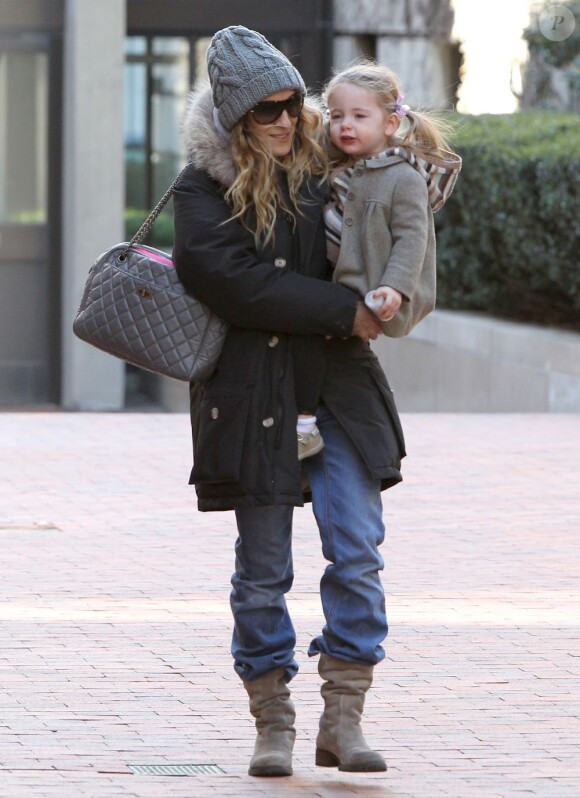 Sarah Jessica Parker avec sa fille dans les bras à New York, le 20 janvier 2012.