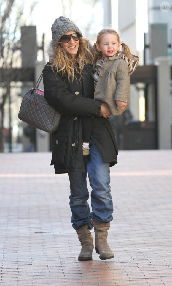 Sarah Jessica Parker avec sa fille Marion Loretta à New York, le 20 janvier 2012.