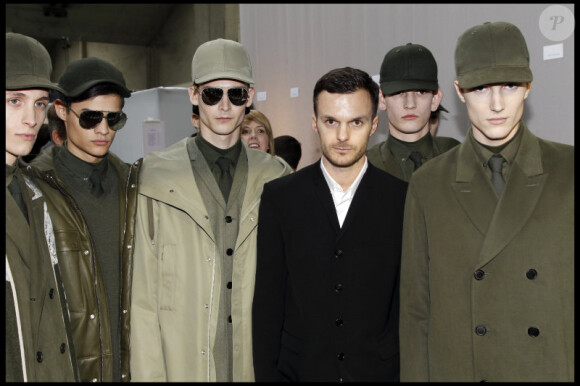 Kris Van Assche et ses mannequins Dior Homme à Paris, le 21 janvier 2012.
