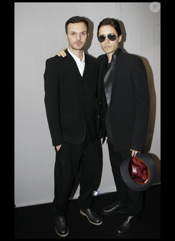 Kris Van Assche et Jared Leto au défilé Dior à Paris, le 21 janvier 2012.
