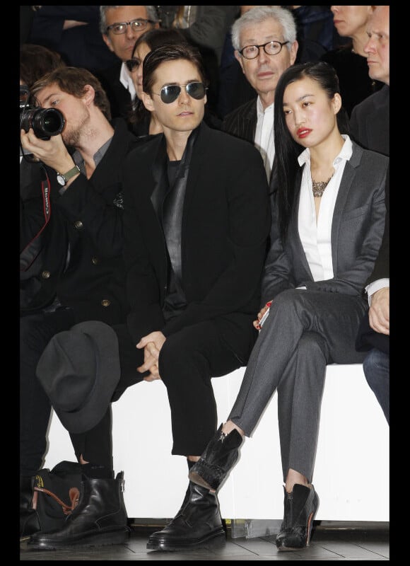 Jared Leto et Yi  Zhou assistent au défilé Dior à Paris, le 21 janvier 2012.
