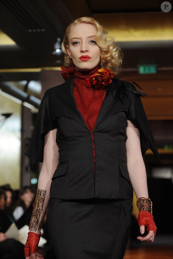 Défilé Eric Tibusch haute couture printemps-été 2012 à Paris, le 23 janvier 2012.