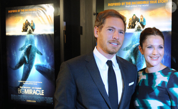 Drew Barrymore et son fiancé Will Kopelman à l'avant-première de Miracle en Alaska, le 25 janvier 2012 à Washington.