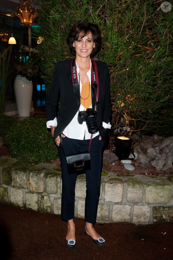 Inès de la Fressange, reporter stylée et ambassadrice de charme pour Roger Vivier, lors du dixième Dîner De La Mode à Paris le 26 janvier 2012.