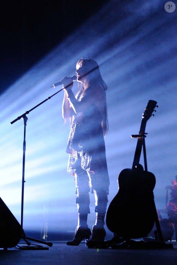 La Québécoise Lynda Lemay en concert à L'Olympia à Paris, le 30 janvier 2012.
