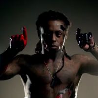 Lil Wayne : En rouge et noir avec Bruno Mars, c'est puissant