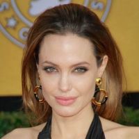 Angelina Jolie revient sur ses expériences bouleversantes de cinéaste et femme