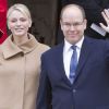 Le prince Albert de Monaco et la princesse Charlene lors des célébrations de sainte Dévote le 26 janvier 2012. Le 2 février, le souverain monégasque a officiellement présenté son épouse aux élus du Conseil national.