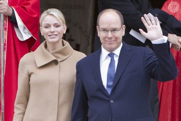 Le prince Albert de Monaco et la princesse Charlene lors des célébrations de sainte Dévote le 26 janvier 2012. Le 2 février, le souverain monégasque a officiellement présenté son épouse aux élus du Conseil national.