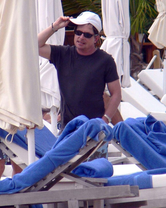 Michael J. Fox au bord d'une piscine à Saint-Barthélemy, le 4 février 2012.