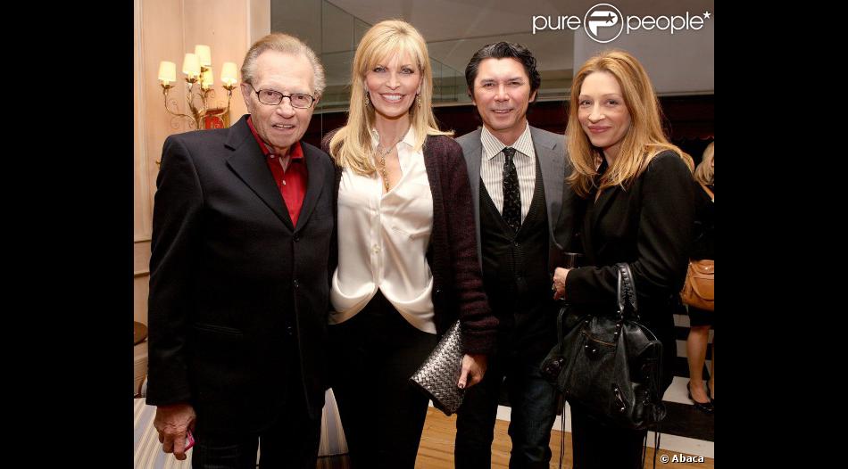 Larry King, son épouse Shawn et Lou Diamonds Phillips lors de l