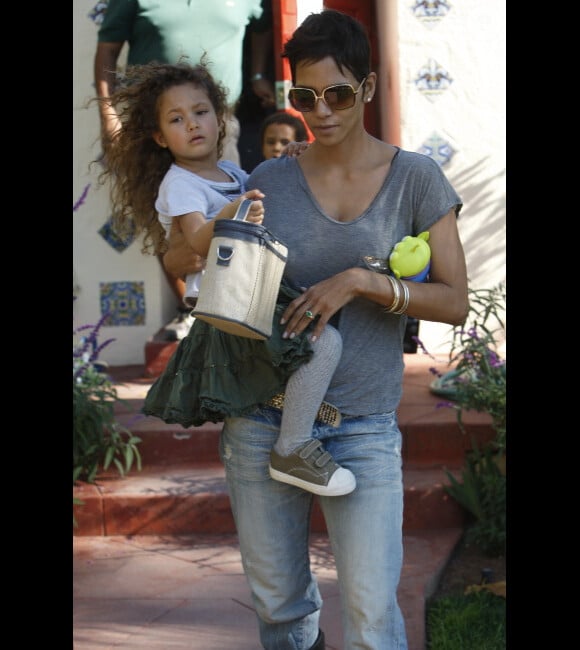 Halle Berry et sa fille Nahla, en janvier 2012 à Los Angeles