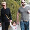 Katherine Heigl, son époux Josh et leur fillette Naleigh, à Los Angeles. 11 février 2012