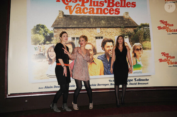 Julie Gayet, Julie Bernard et Vanessa Demouy lors de l'avant-première du film Nos plus belles vacances à Paris le 13 février 2012
