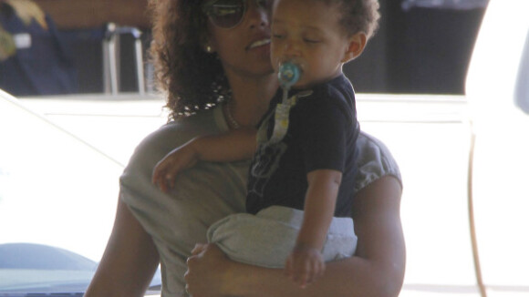 Alicia Keys : Pause vacances avec son adorable Egypt et son chéri Swizz Beatz