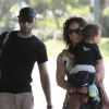 Alicia Keys, Swizz Beatz et leur fils Egypt s'apprêtent à quitter Hawaï le 31 janvier 2012 à Hawai
