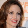 Angelina Jolie rayonnante le 16 février 2012 à Paris pour l'avant-première du film Au pays du sang et du miel