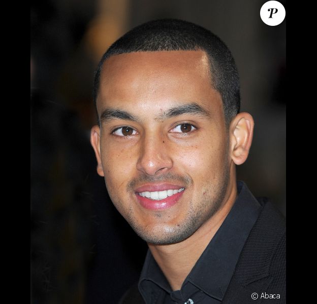 Theo Walcott : L'attaquant d'Arsenal s'est fiancé à Melanie, son