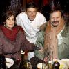 Henri-Jean Servat avec Fabienne Pariani et le chef Philippe Marc lors de la soirée de lancement du restaurant éphémère du Plaza Athénée, Les bancs d'hiver. Le 16 février 2012