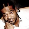 Le rappeur new-yorkais Jim Jones pose pour une séance de promotion