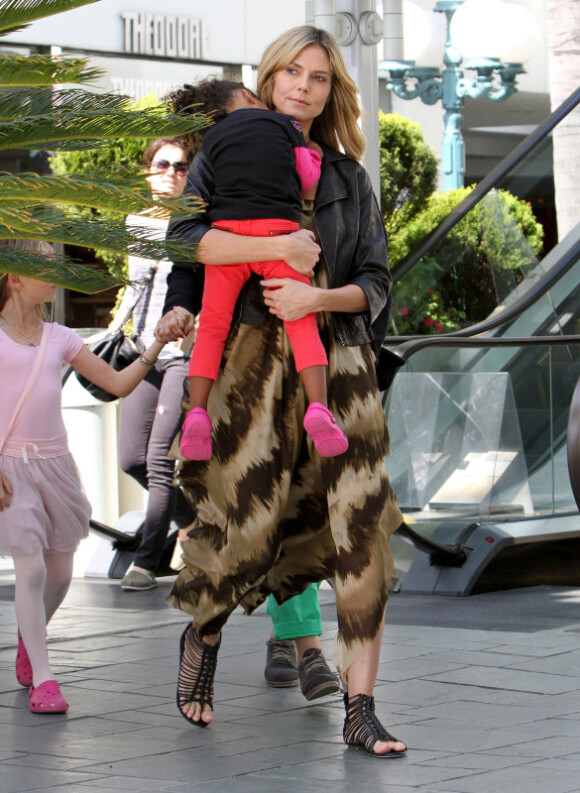 Heidi Klum et ses enfants à Los Angeles le 25 février 2012