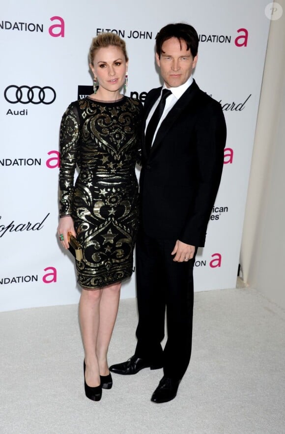 Anna Paquin et son époux Stephen Moyer lors de l'after-party des Oscars à Los Angeles, soirée organisée par Elton John. Le 26 février 2012
