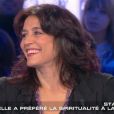 Myriam Szabo, 30 ans après la campagne qui l'a rendue célèbre, n'a rien perdu de son charme. Elle était samedi 25 février, l'invitée de Thierry Ardisson dans  Salut Les Terriens !  sur Canal +.