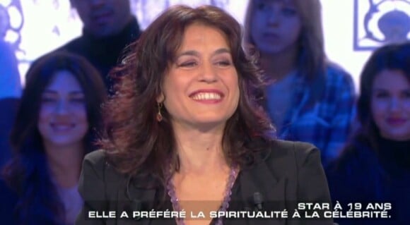 Myriam Szabo dans Salut Les Terriens ! sur Canal +, le 25 février 2012.