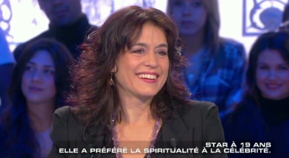 Myriam Szabo, 30 ans après la campagne qui l'a rendue célèbre, n'a rien perdu de son charme. Elle était, samedi 25 février, l'invitée de Thierry Ardisson dans Salut Les Terriens ! sur Canal +.