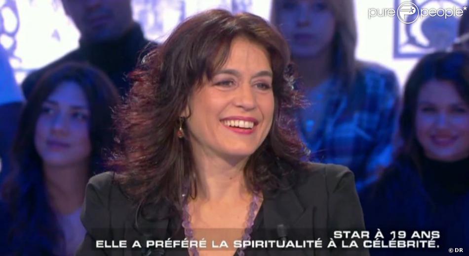 Myriam Szabo, 30 ans après la campagne qui l&#039;a rendue célèbre, n&#039;a rien perdu de son charme. Elle était, samedi 25 février, l&#039;invitée de Thierry Ardisson dans  Salut Les Terriens !  sur Canal +.