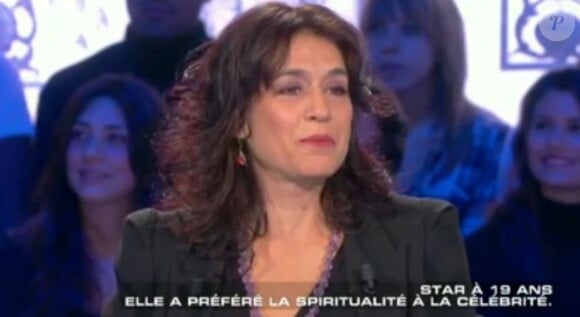 Myriam Szabo, 30 ans après la campagne qui l'a rendue célèbre, n'a rien perdu de son charme. Elle était samedi 25 février, l'invitée de Thierry Ardisson dans Salut Les Terriens ! sur Canal +.