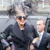 Lady Gaga spectaculaire à son arrivée à l'université de Harvard, aux États-Unis, le 29 février 2012.