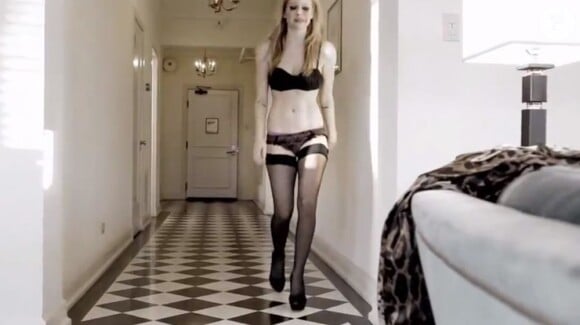 Avril Lavigne dans son clip Goodbye, mars 2012.
