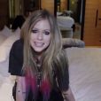 Avril Lavigne adresse d'abord un message à ses fans en prélude à son clip  Goodbye , mars 2012.